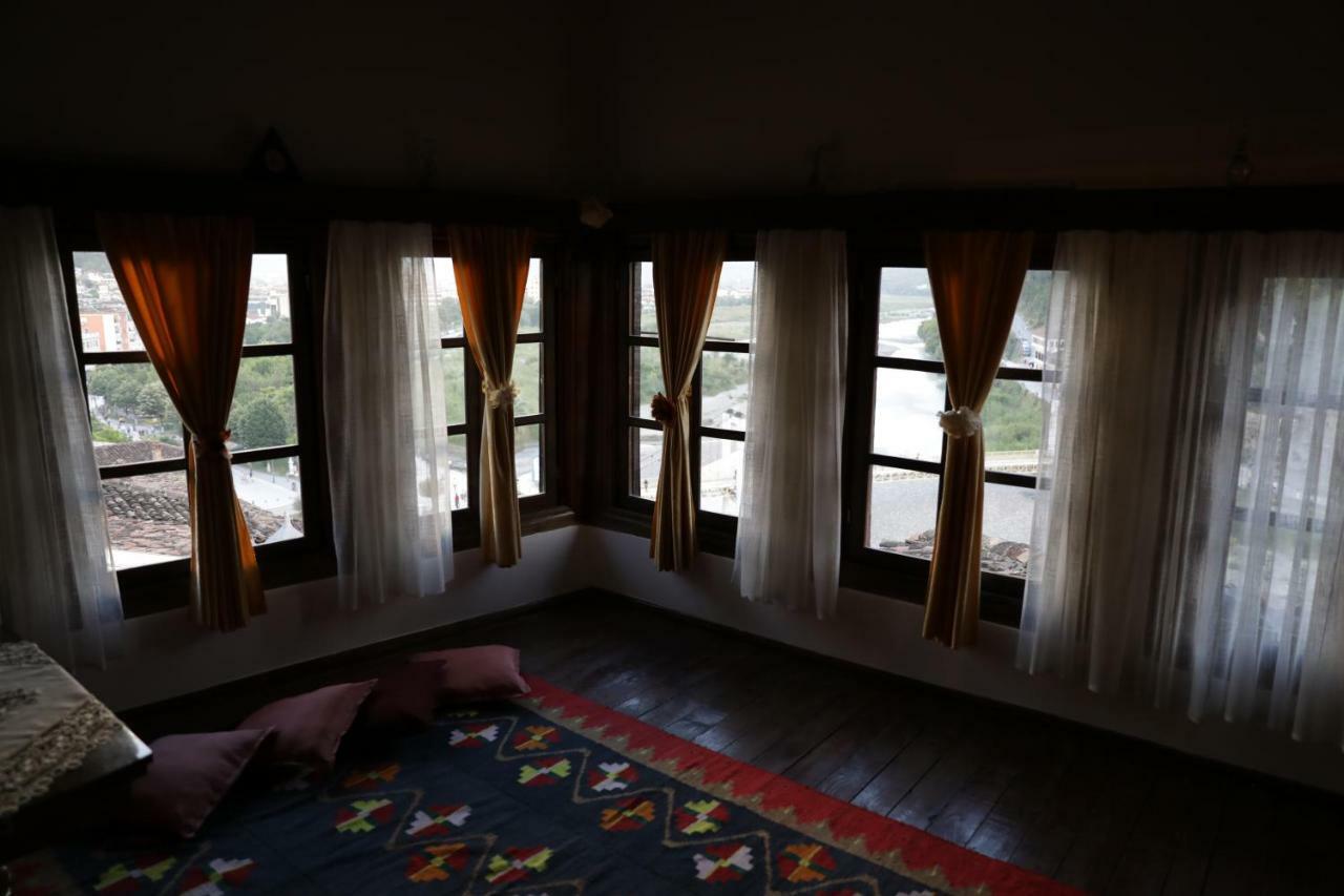 Guest House Mikel Берат Екстериор снимка